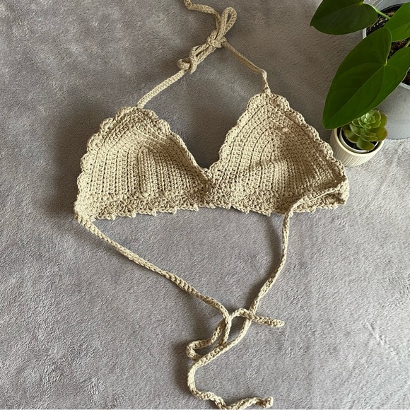 Beige crochet triangle top size small - Picture 3 of 5